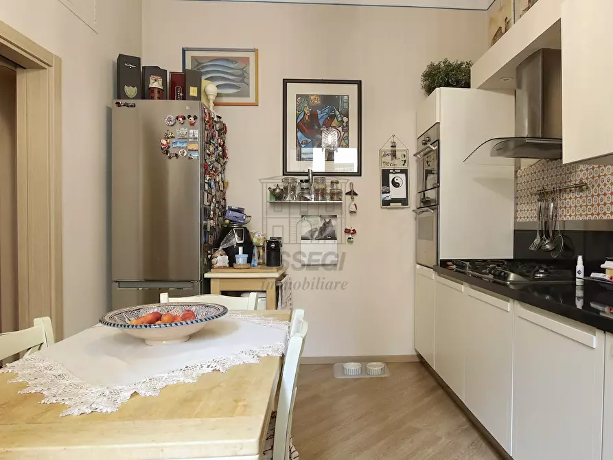 Immagine 11 di Appartamento in vendita  in Piazza San Michele 10 a Lucca