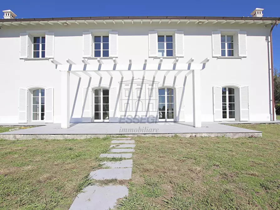 Immagine 3 di Villa in vendita  in Via Don Emilio Angeli a Lucca