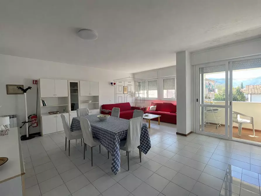 Immagine 1 di Appartamento in vendita  in Viale Guglielmo Marconi 3 a Lucca