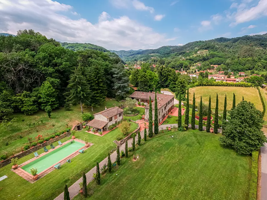 Immagine 27 di Villa in vendita  in via del maccennere a Lucca