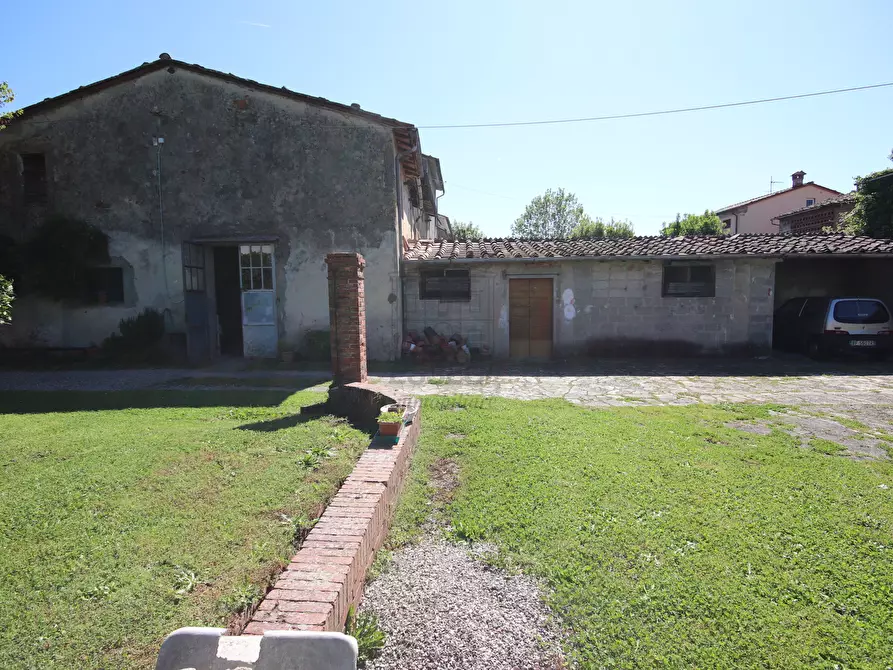 Immagine 26 di Villa in vendita  in Via Traversa di Parezzana 1 a Capannori