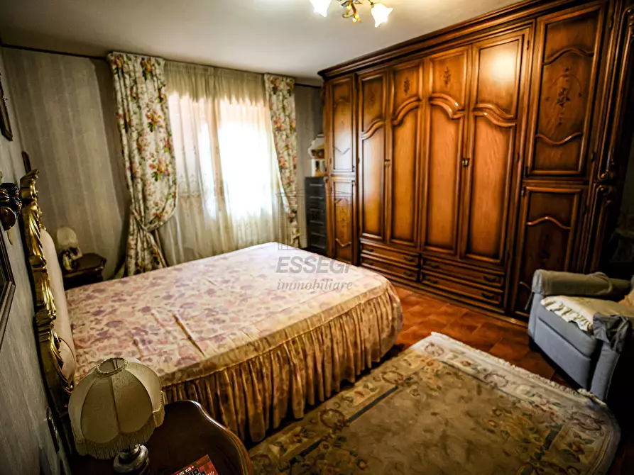 Immagine 27 di Villa in vendita  in Via della Chiesa XI 568 a Lucca
