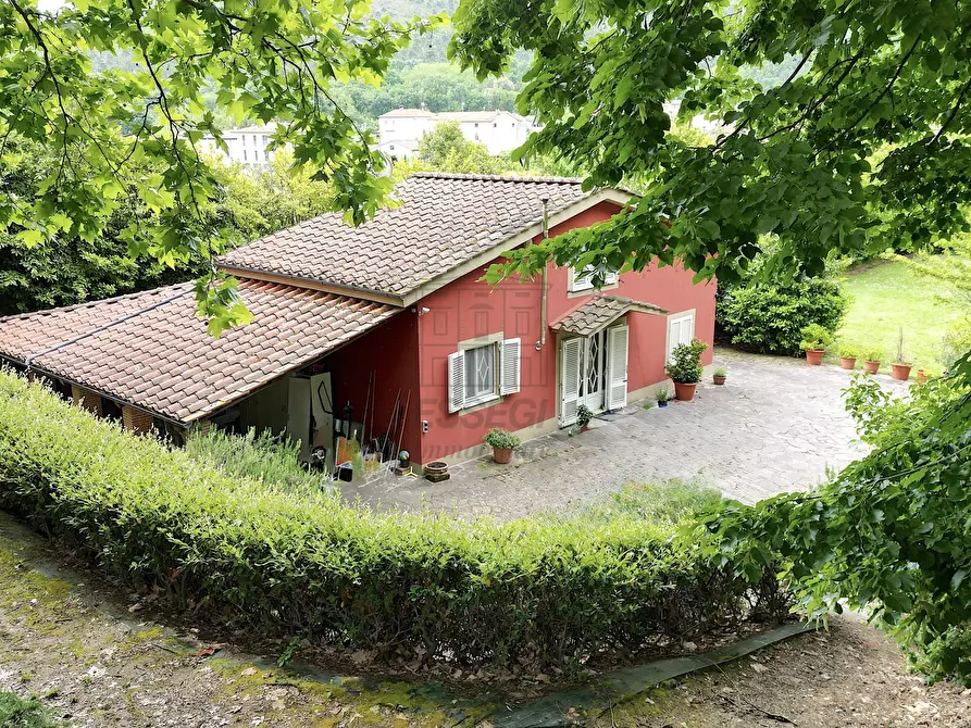 Immagine 15 di Villa in vendita  in Via di Tiglio 33 a Capannori