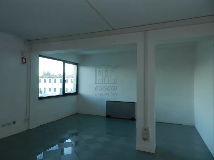 Immagine 3 di Ufficio in affitto  in Via Nuova per Pisa a Lucca