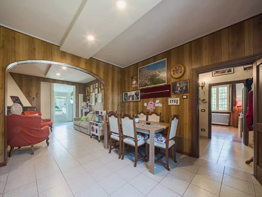 Immagine 2 di Villa in vendita  in Via delle Scuole 38 a Lucca