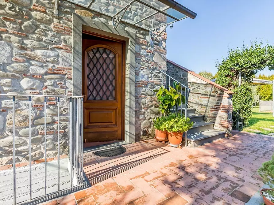 Immagine 39 di Rustico / casale in vendita  in Via di Rocchino 60 a Lucca
