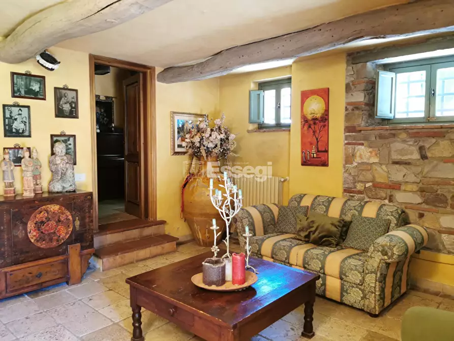 Immagine 41 di Villa in vendita  a Lucca