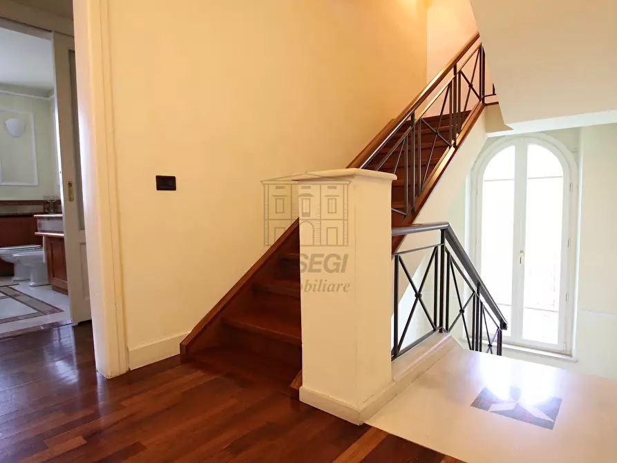 Immagine 17 di Villa in vendita  in Viale Pacini 35 a Lucca