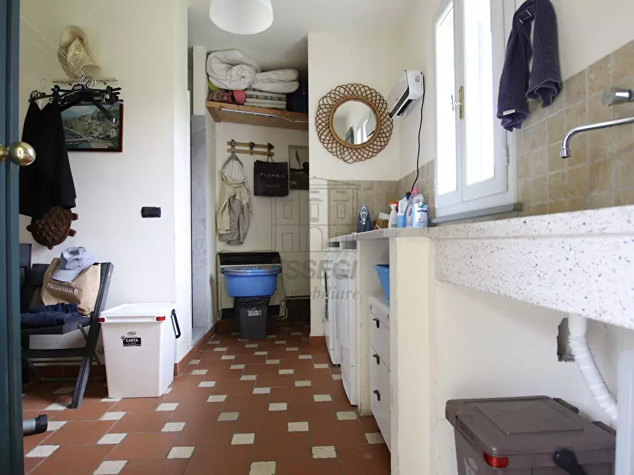 Immagine 38 di Villa in vendita  in Via dei Berti a Lucca