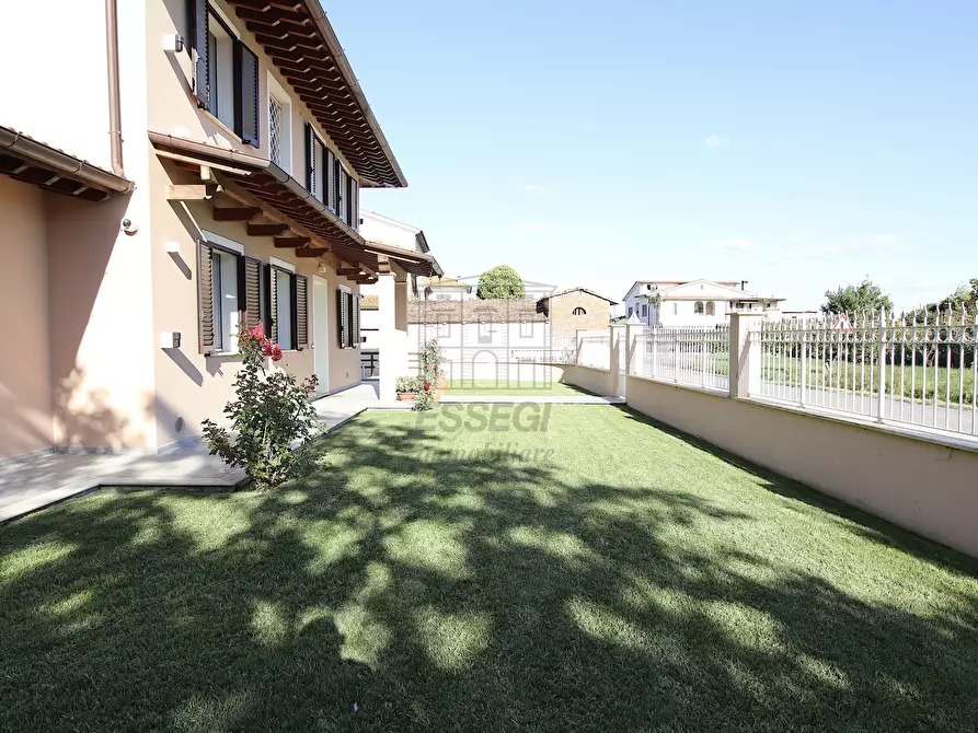 Immagine 10 di Villa in vendita  in Via di San Ginese a Capannori