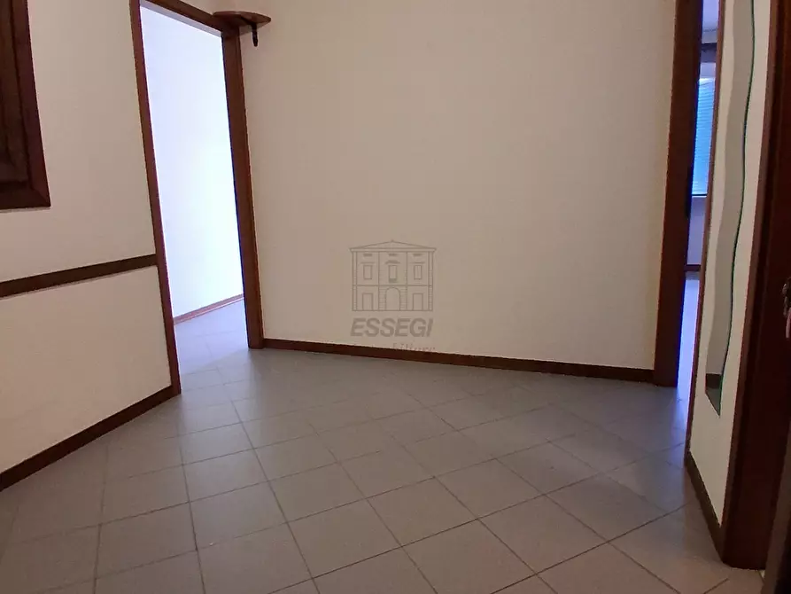 Immagine 5 di Ufficio in affitto  in Viale G. Puccini 1660 a Lucca