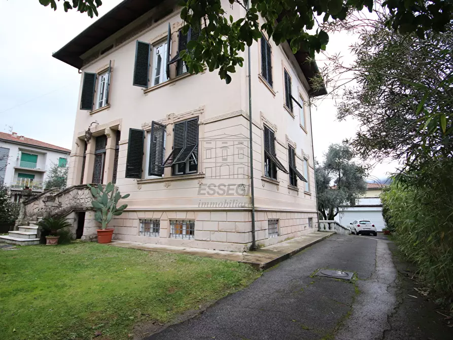 Immagine 3 di Villa in vendita  in Via Ludovica 56 a Lucca