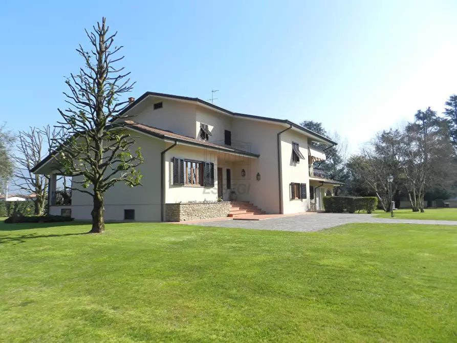Immagine 15 di Villa in vendita  in Traversa II Via Vecchia Pesciatina 84 a Lucca