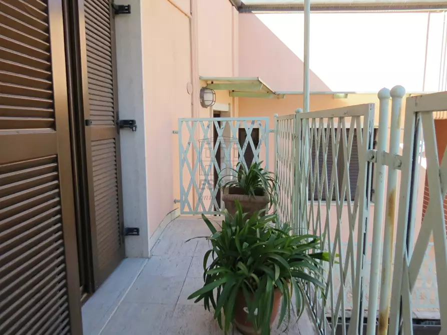 Immagine 15 di Appartamento in vendita  in Via Giovanni Sercambi a Lucca