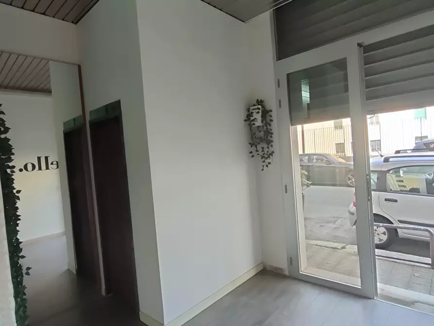 Immagine 4 di Locale commerciale in affitto  in Via Nino Bixio 41a a Reggio Di Calabria
