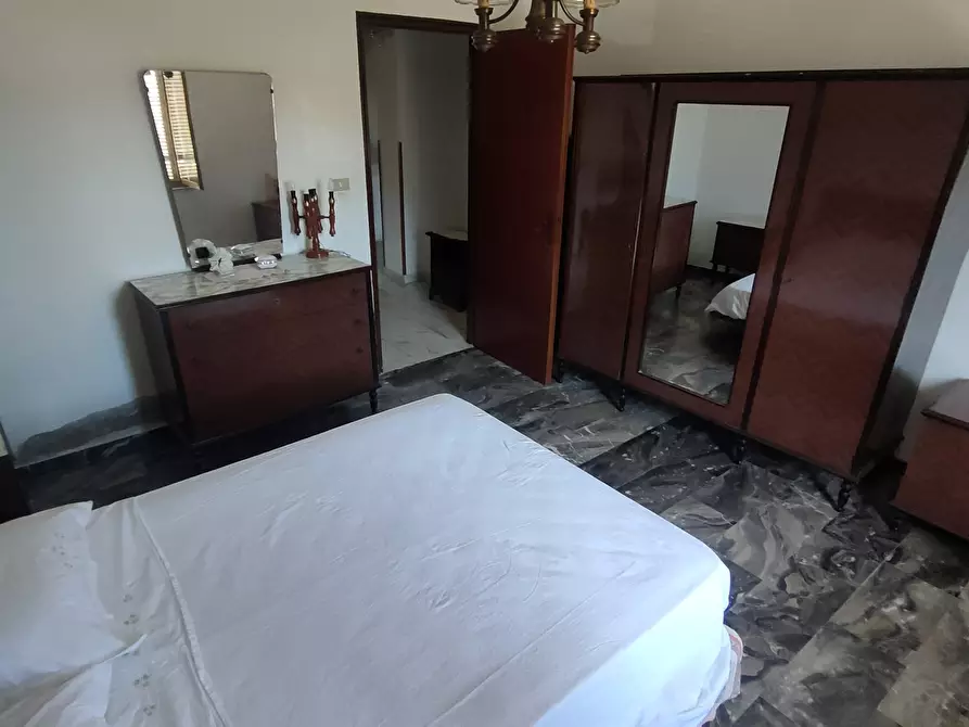 Immagine 10 di Trilocale in affitto  a Bova Marina