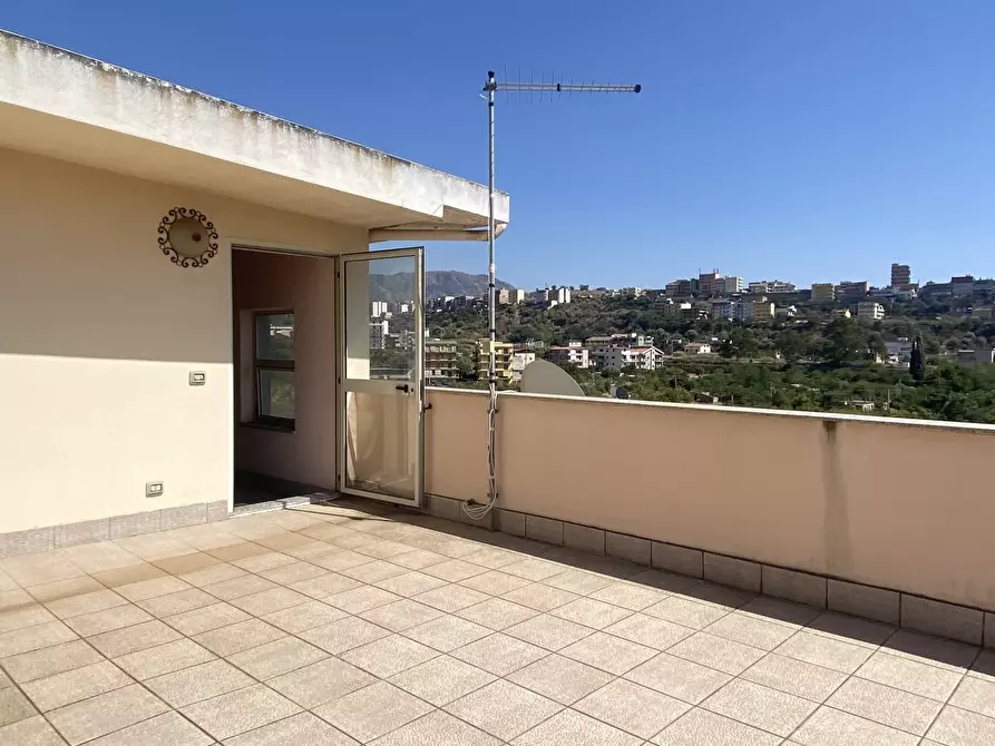 Immagine 1 di Casa indipendente in vendita  in Via Spirito Santo 289 a Reggio Di Calabria