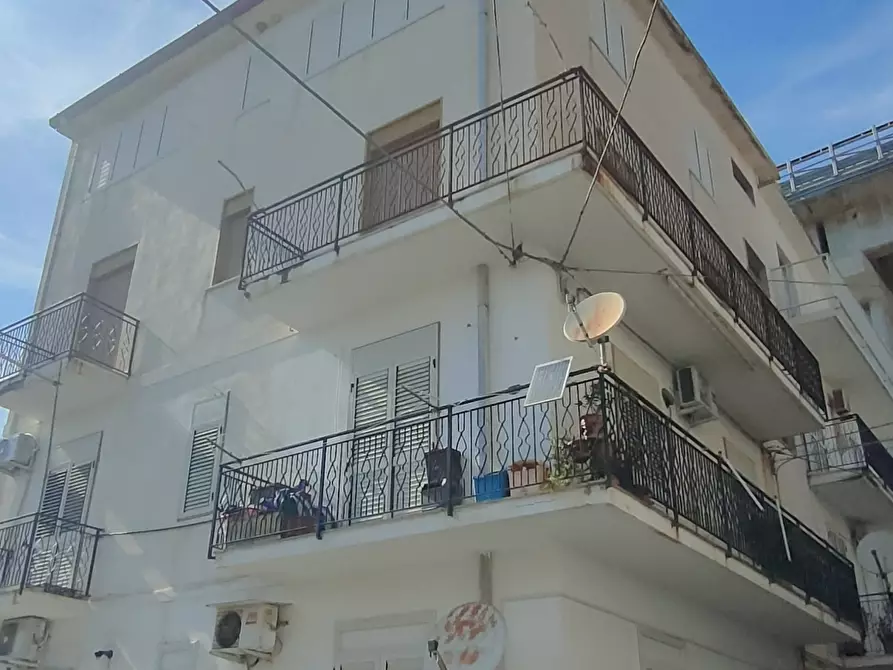 Immagine 1 di Trilocale in vendita  in Via P. Larizza 3 a Bova Marina