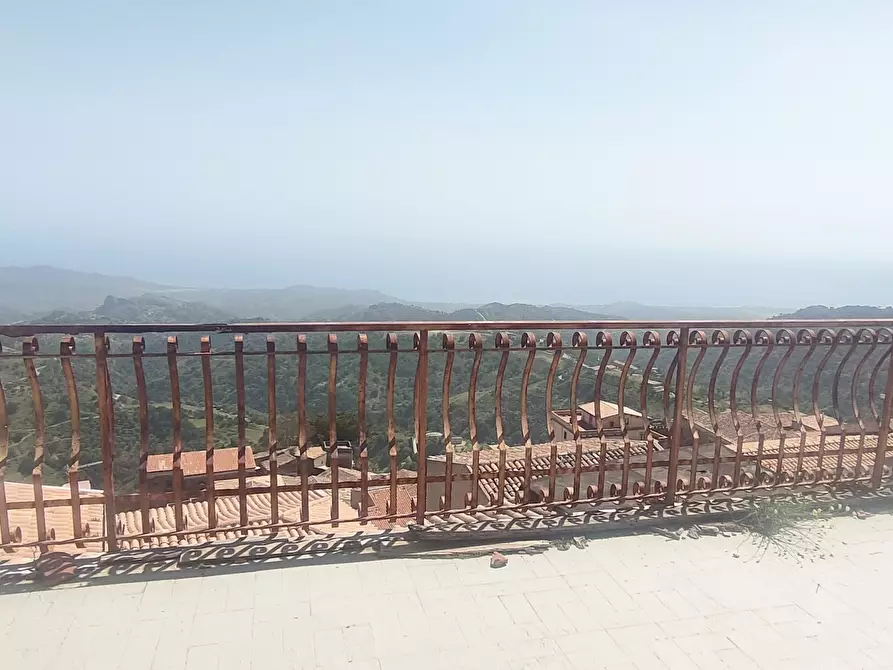 Immagine 7 di Rustico / casale in vendita  in Via Dante Alighieri a Bova