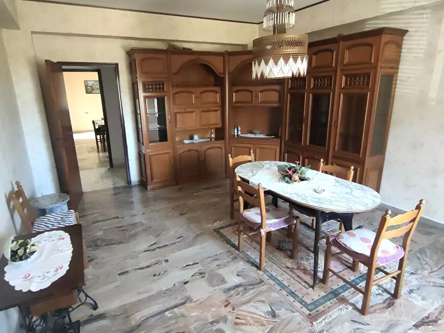 Immagine 3 di Trilocale in affitto  a Bova Marina