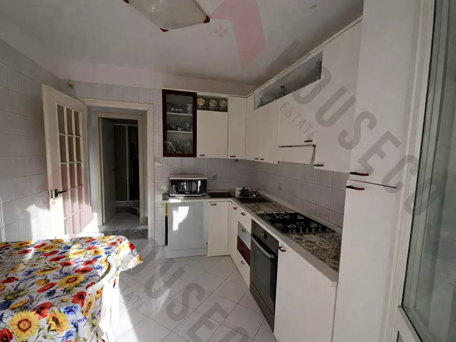 Immagine 5 di Villa in vendita  in via montecatini a Quartu Sant'elena