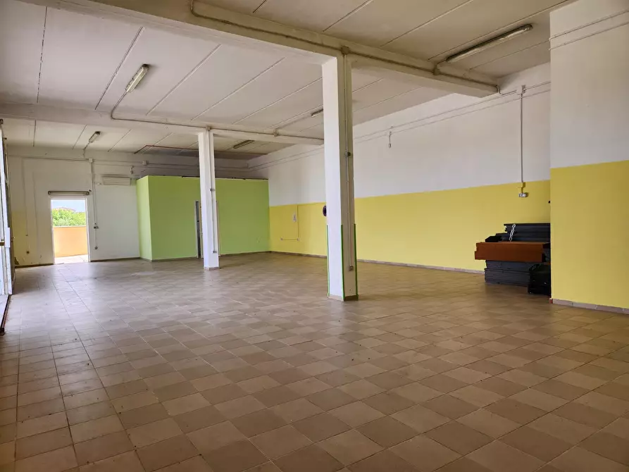 Immagine 4 di Attività artigianale in vendita  a Ussana