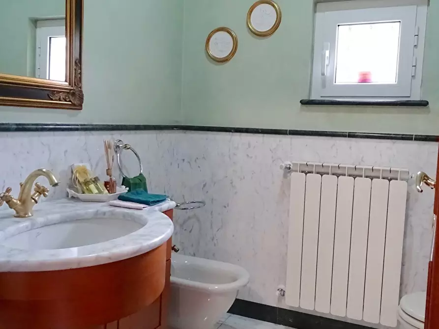 Immagine 15 di Villa in vendita  a Sarzana