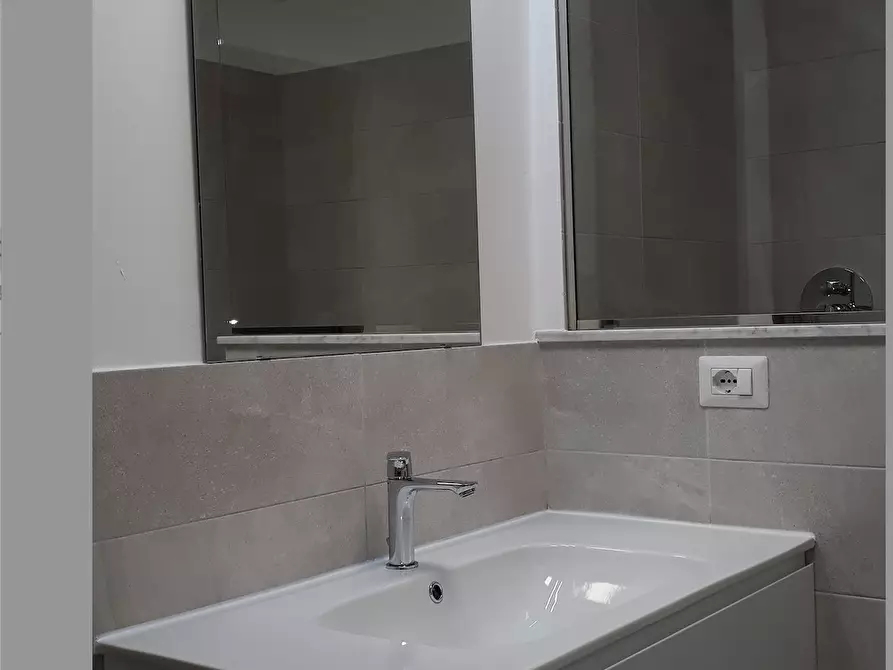 Immagine 11 di Casa indipendente in vendita  a Ameglia