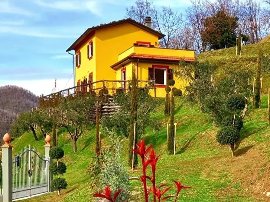 Immagine 1 di Rustico / casale in vendita  a Fivizzano