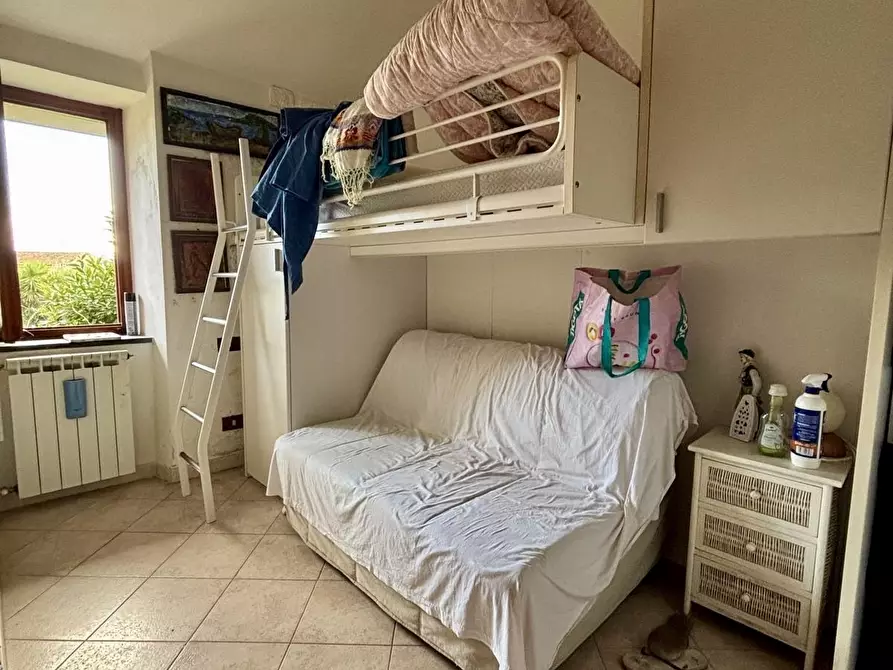 Immagine 14 di Porzione di casa in vendita  a Ameglia