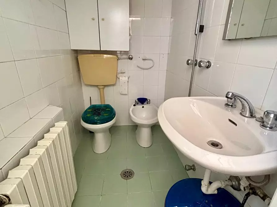 Immagine 9 di Bilocale in affitto  a Ameglia