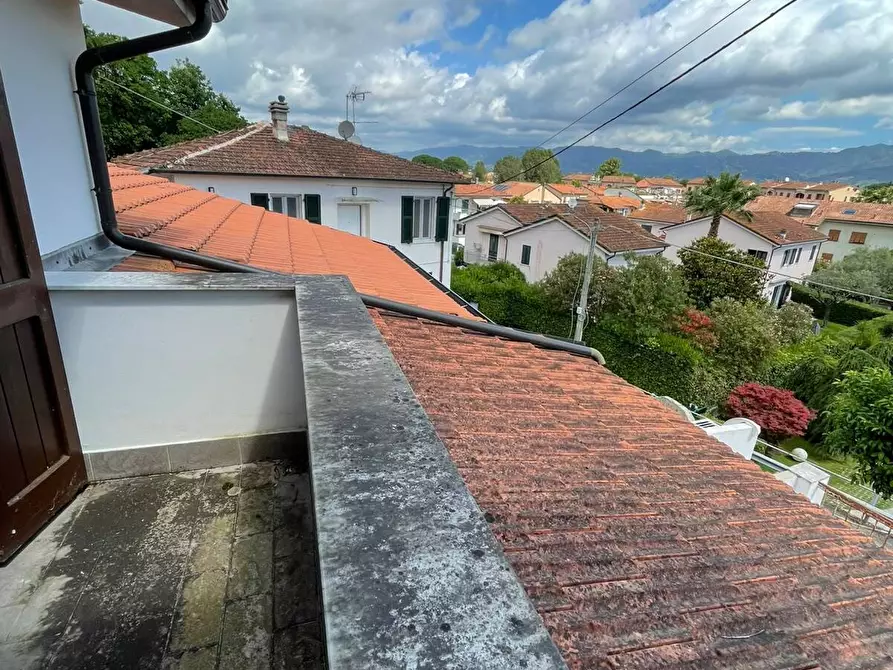 Immagine 16 di Porzione di casa in vendita  a Ameglia