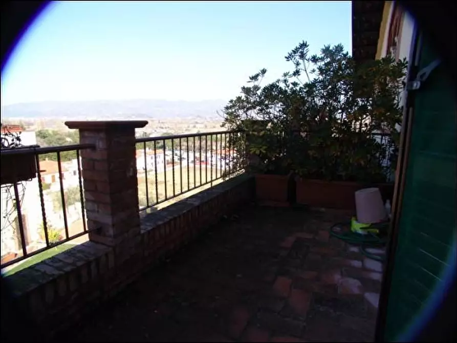 Immagine 10 di Pentalocale in vendita  a Ameglia