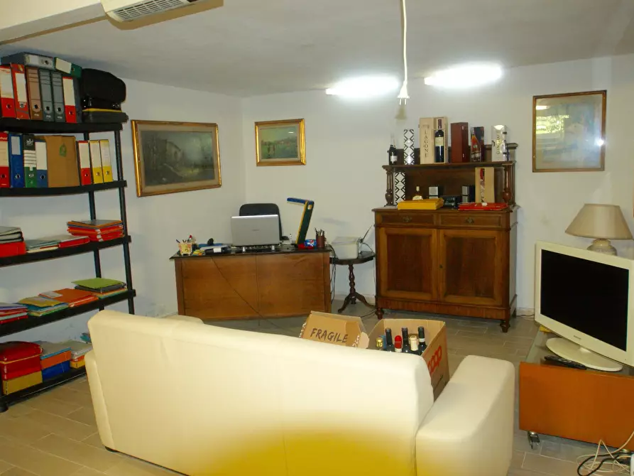 Immagine 12 di Porzione di casa in vendita  a Ameglia