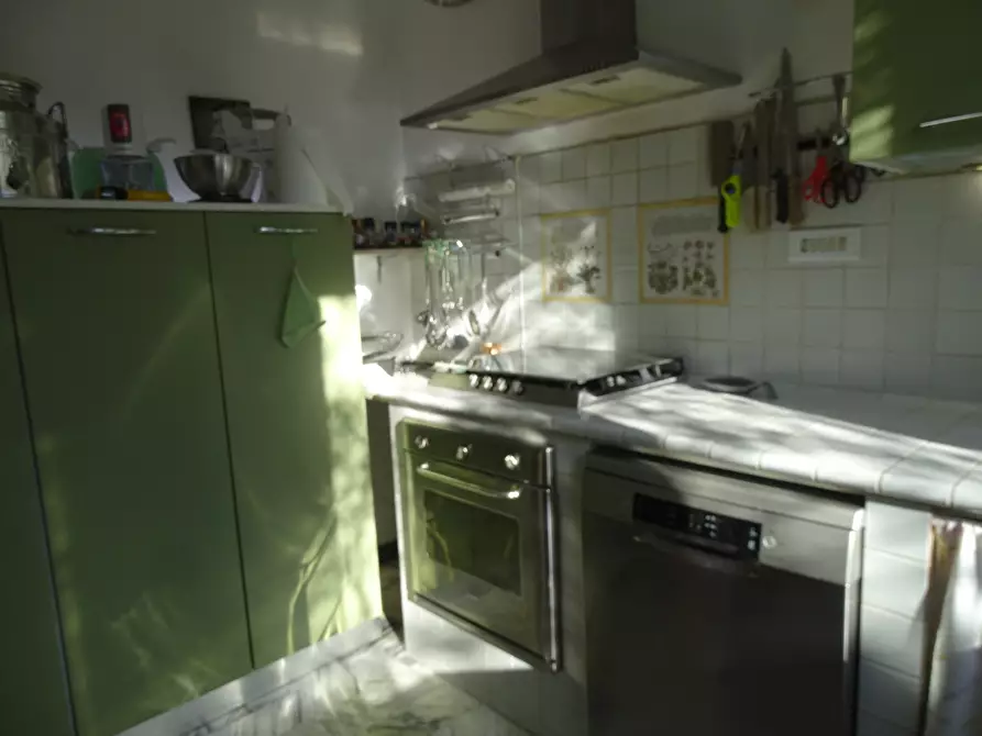 Immagine 11 di Casa semindipendente in vendita  a Sarzana