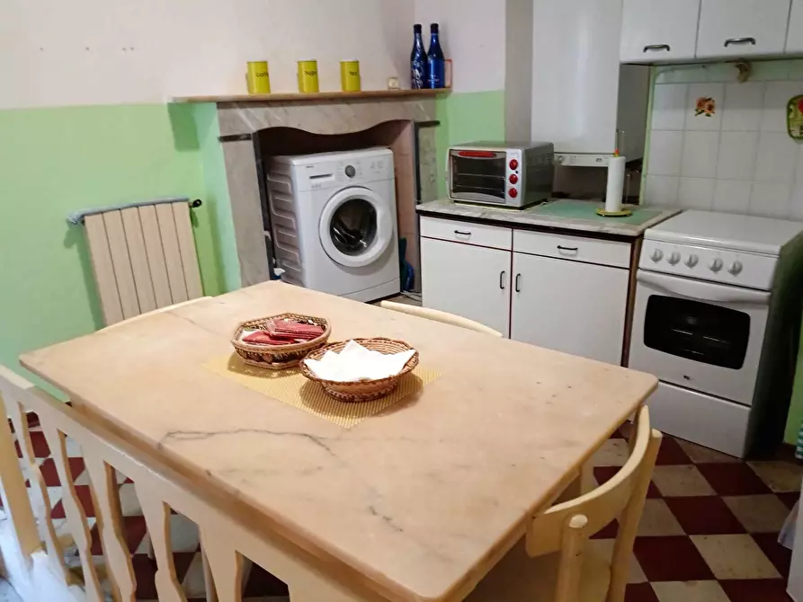 Immagine 11 di Quadrilocale in vendita  a Ameglia