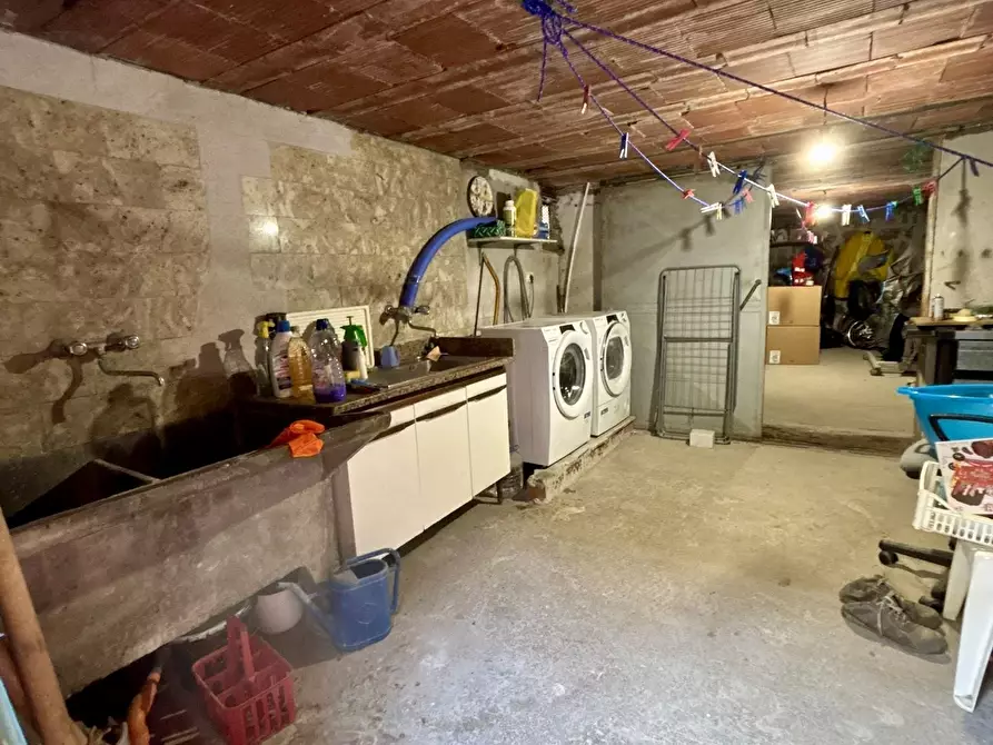 Immagine 12 di Casa semindipendente in vendita  a Castelnuovo Magra