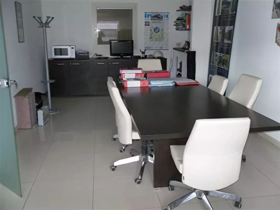 Immagine 1 di Capannone industriale in vendita  in Via della Cisa a Santo Stefano Di Magra