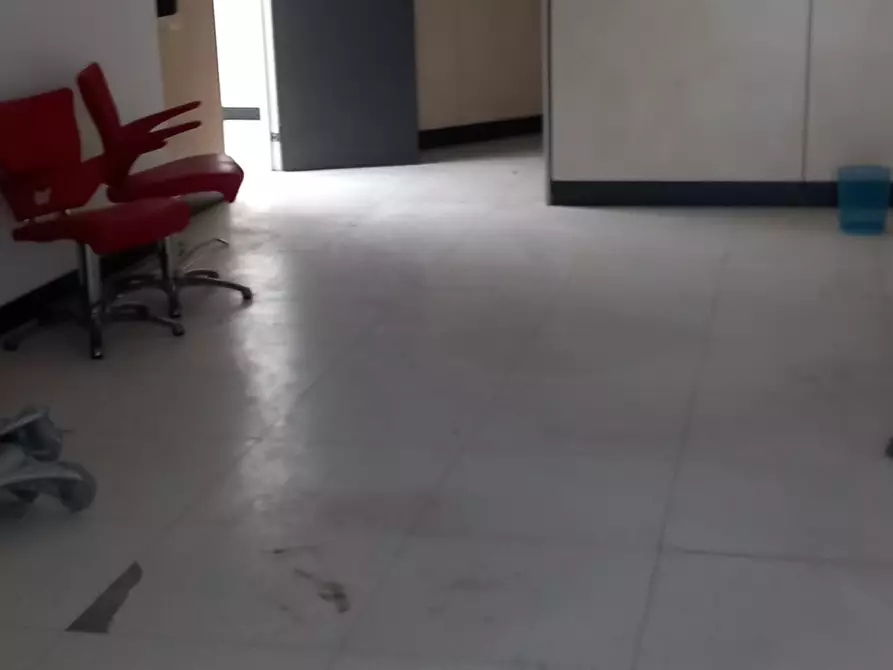 Immagine 2 di Ufficio in affitto  in Strada Statale 1 a Sarzana