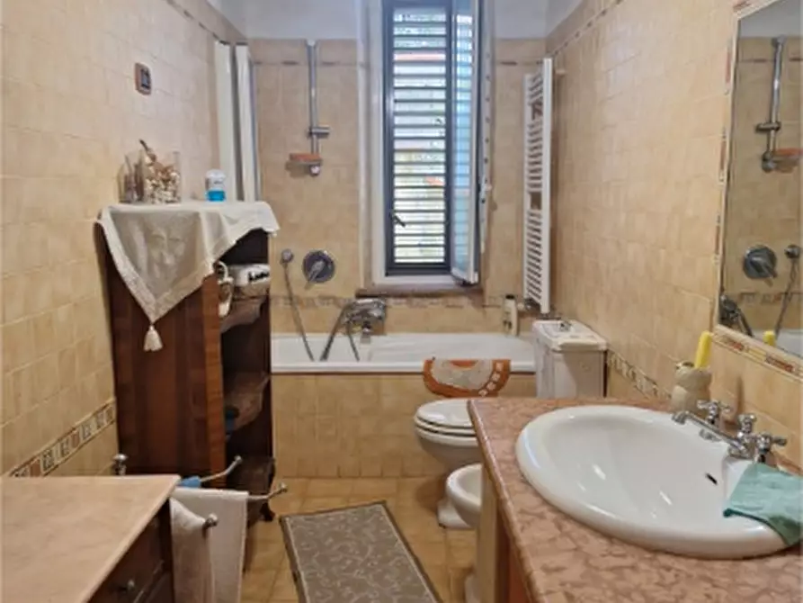 Immagine 3 di Appartamento in affitto  a La Spezia