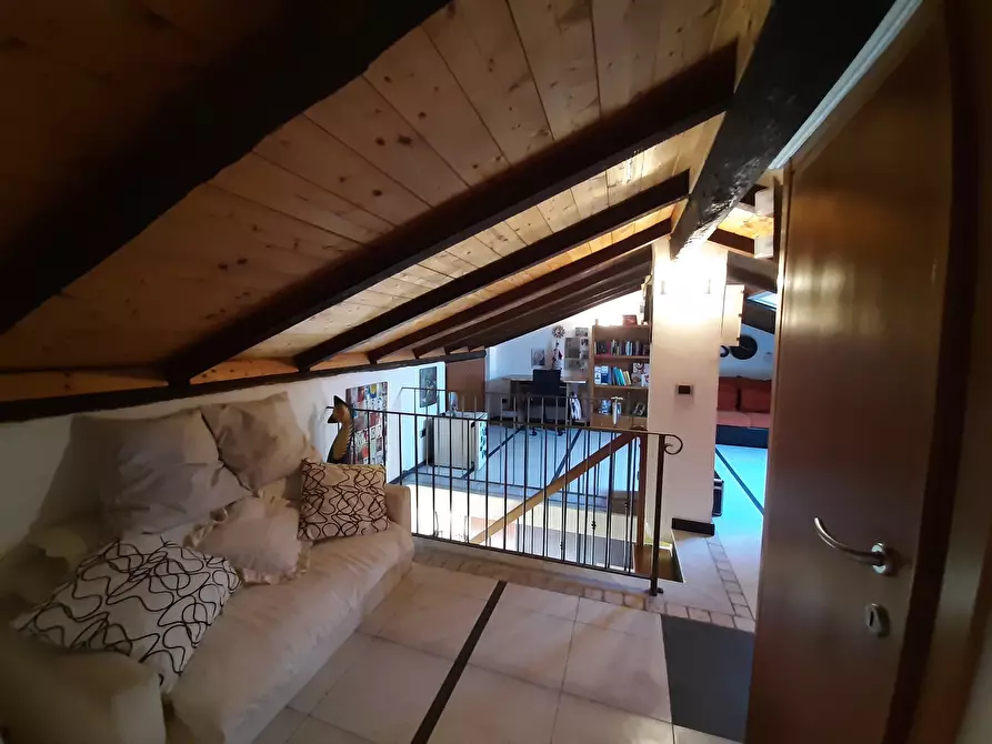 Immagine 17 di Casa semindipendente in vendita  a Ortonovo