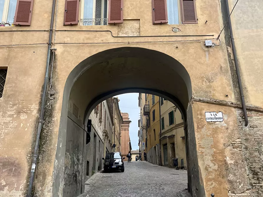 Immagine 13 di Locale commerciale in vendita  a Jesi