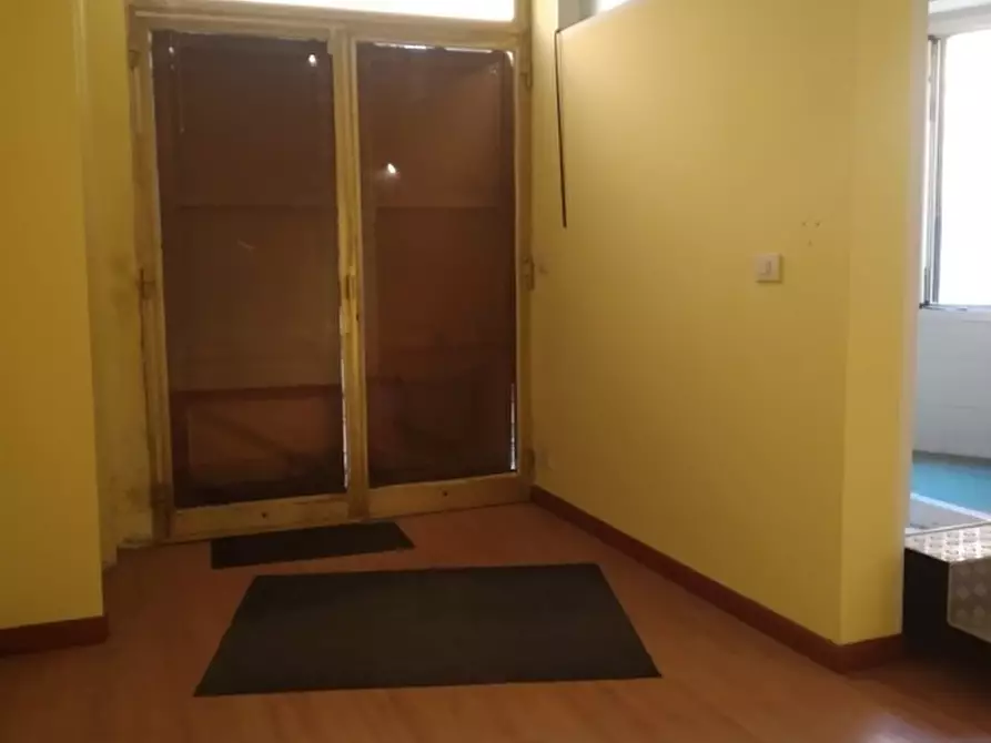 Immagine 2 di Locale commerciale in vendita  a Jesi