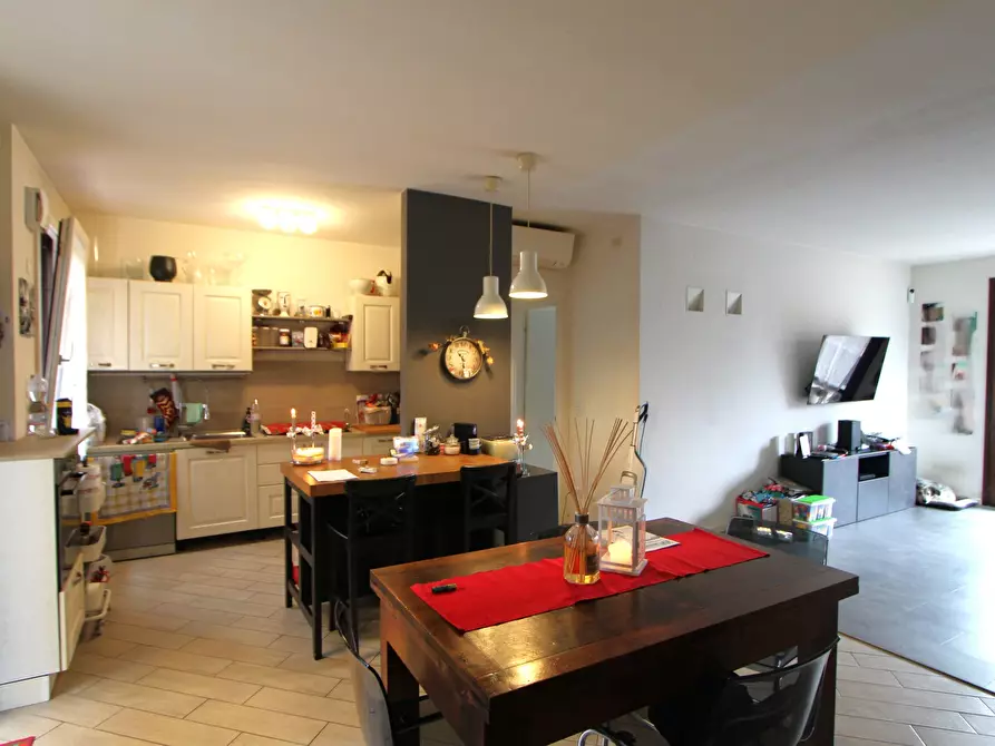 Immagine 3 di Appartamento in vendita  in Via E. Carnevali a Valsamoggia