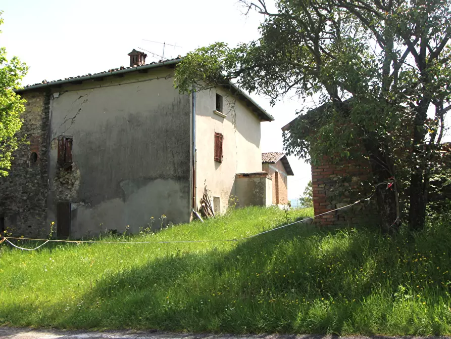Immagine 11 di Rustico / casale in vendita  in via Castello a Valsamoggia