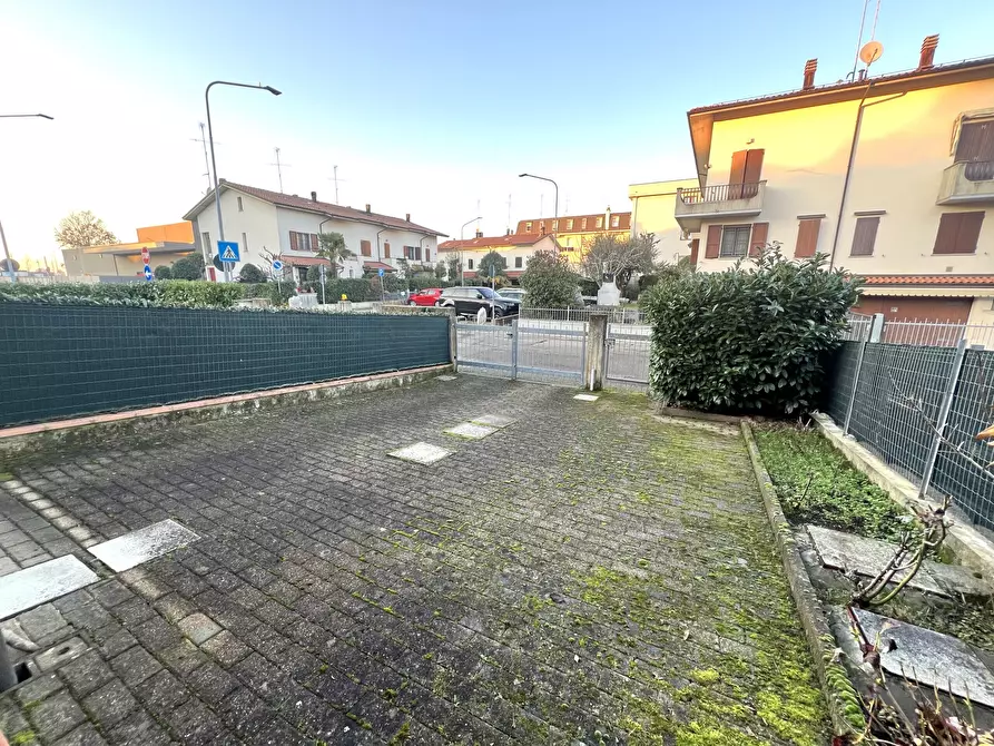 Immagine 3 di Villetta a schiera in vendita  in Via Pietro Nenni 26 a Valsamoggia