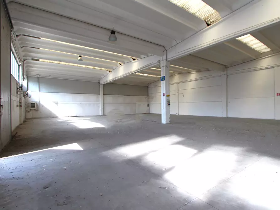 Immagine 4 di Capannone industriale in affitto  in Via Muzza a Valsamoggia