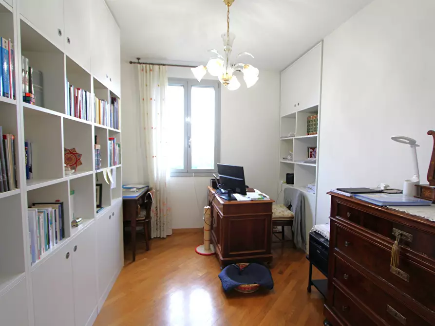 Immagine 12 di Appartamento in vendita  in Piazza Lorenzo D' Auria 3 a Valsamoggia