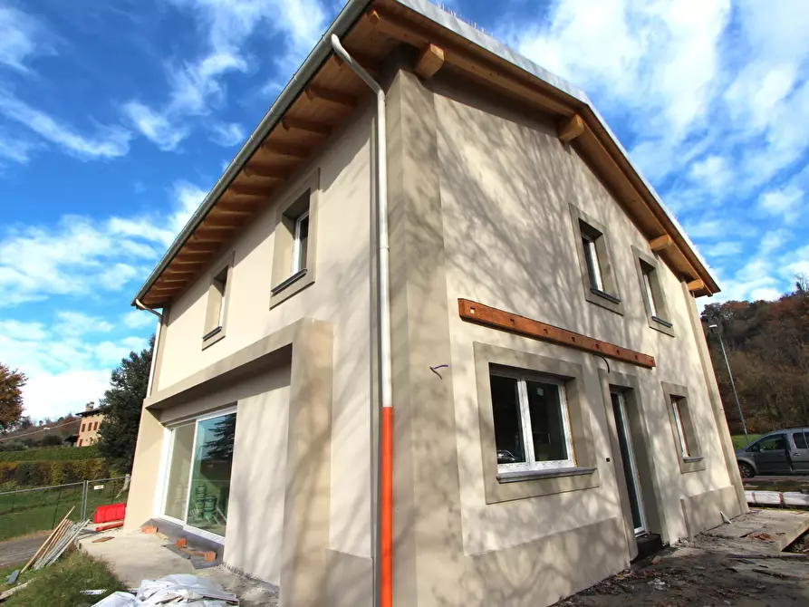 Immagine 2 di Villa in vendita  in Via Fornelli a Valsamoggia