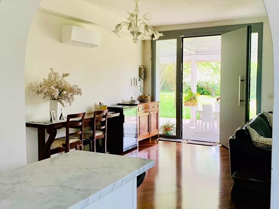 Immagine 11 di Villa in vendita  in SP76 17 a Valsamoggia